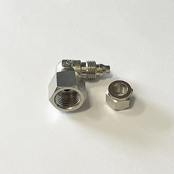 310725 Фитинг угловой вн. 1/4", цанга - трубка тефлон dd 6/8 мм. — изображение 1